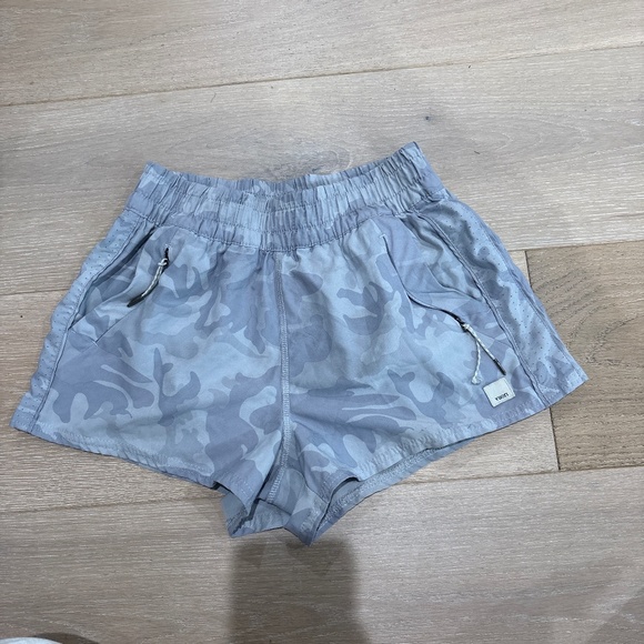 Vuori shorts - Picture 1 of 1
